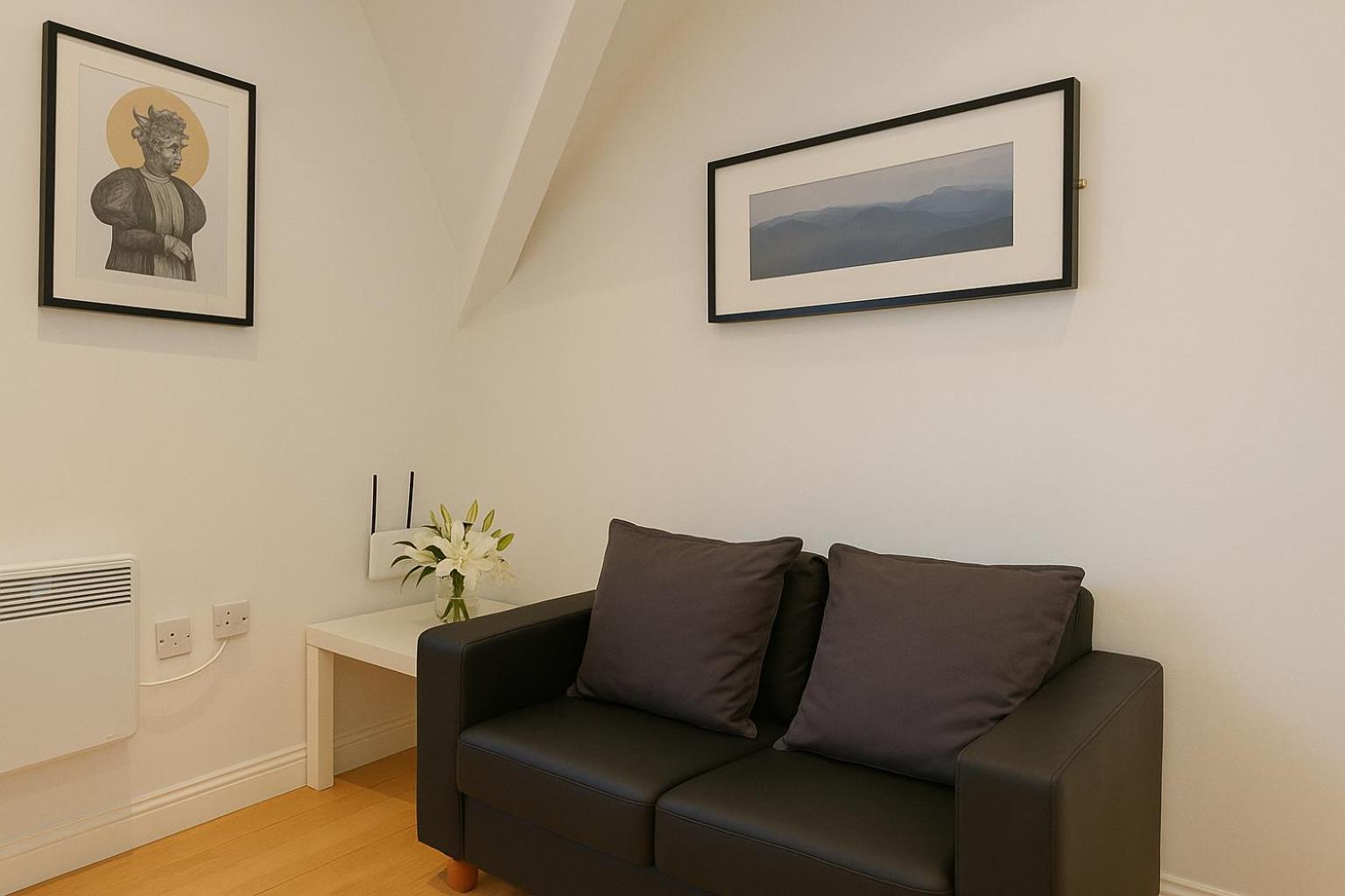 2 Bedroom Apartment Nr City Centre, Uni & Parks Κάρντιφ Εξωτερικό φωτογραφία