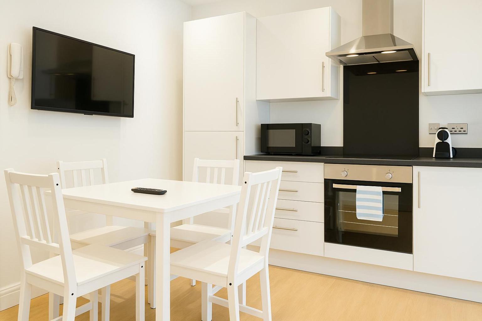 2 Bedroom Apartment Nr City Centre, Uni & Parks Κάρντιφ Εξωτερικό φωτογραφία